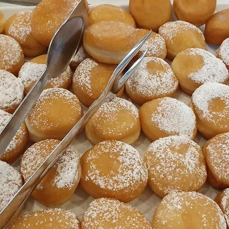 ホテル Gabbiano カットーリカ