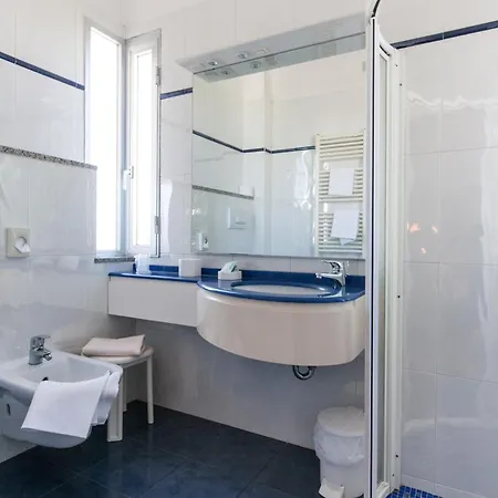 ホテル Gabbiano カットーリカ